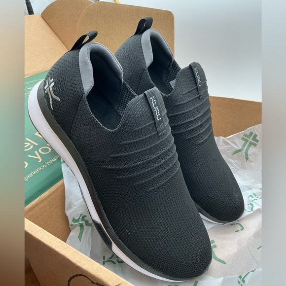 Kuru ATOM Slip-On Black Sneakers size 11 M - Picture 8 of 11